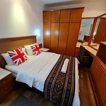 Lovely Waterfront Riverbank Suite With Pool A2 Kuching Bagian luar foto