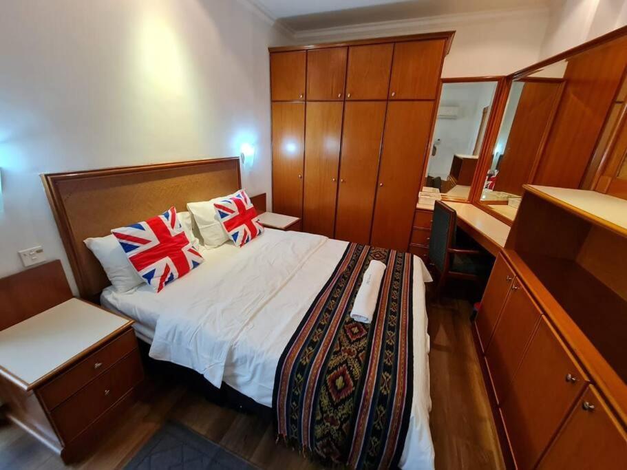 Apartemen Lovely Waterfront Riverbank With Pool A2 *