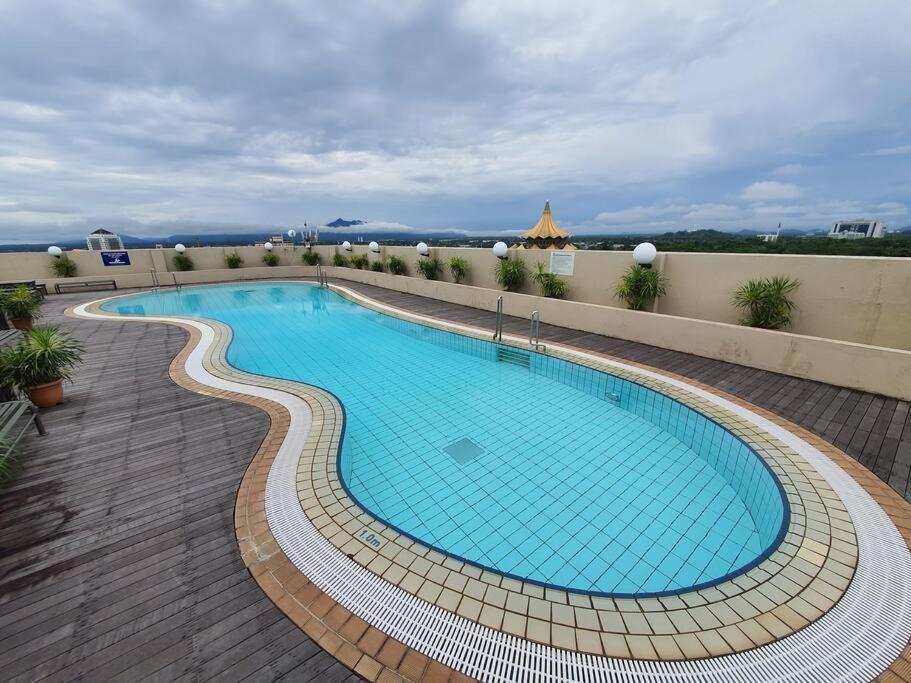 Lovely Waterfront Riverbank With Pool A2 Kuching