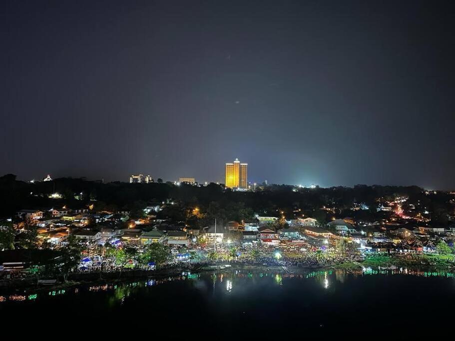 Lovely Waterfront Riverbank With Pool A2 Kuching